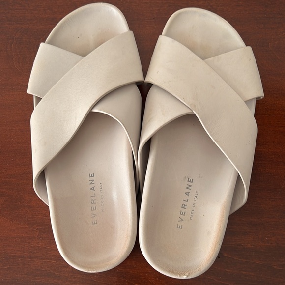 EVERLANE Slides - Picture 2 of 7